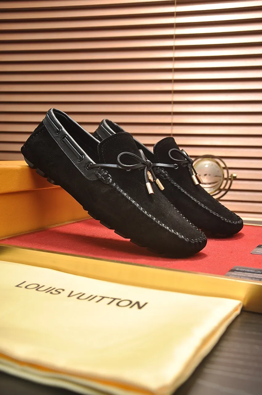 Men's men's shoes 💰420💶 [LV Doudou shoes] (water-dyed cowhide lining) new model is on the market, available on the official website. The new Doudou shoes are processed into single-color materials, and the uppers are made of imported cowhide material. The body of the shoe is fully hemmed with mark thread, and is lined with imported original cowhide leather. The elegant shoe shape is super suitable for all-matching, and the size is 38-44.